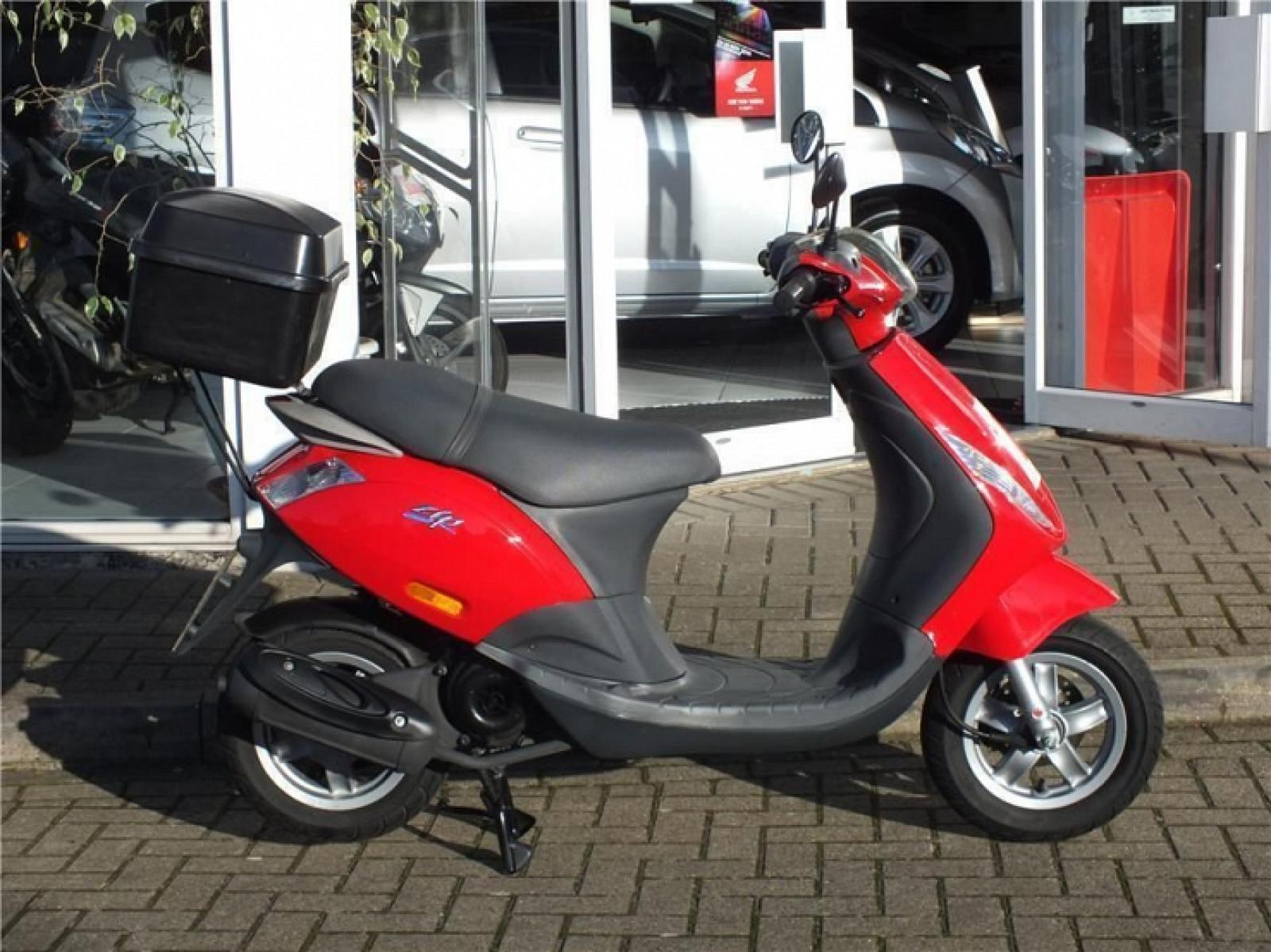 Piaggio Zip 50, 2006 Motorcycles - Photos, Video, Specs, Reviews | Bike.Net