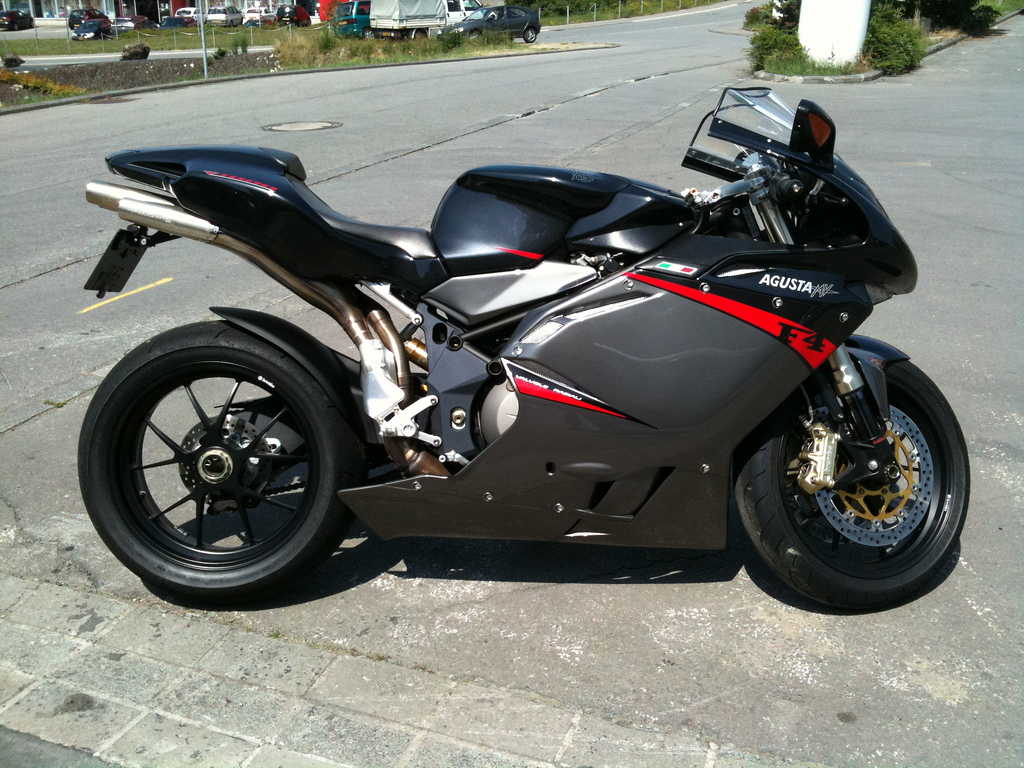 РњРѕС‚РѕС†РёРєР» MV Agusta f4 1000 r