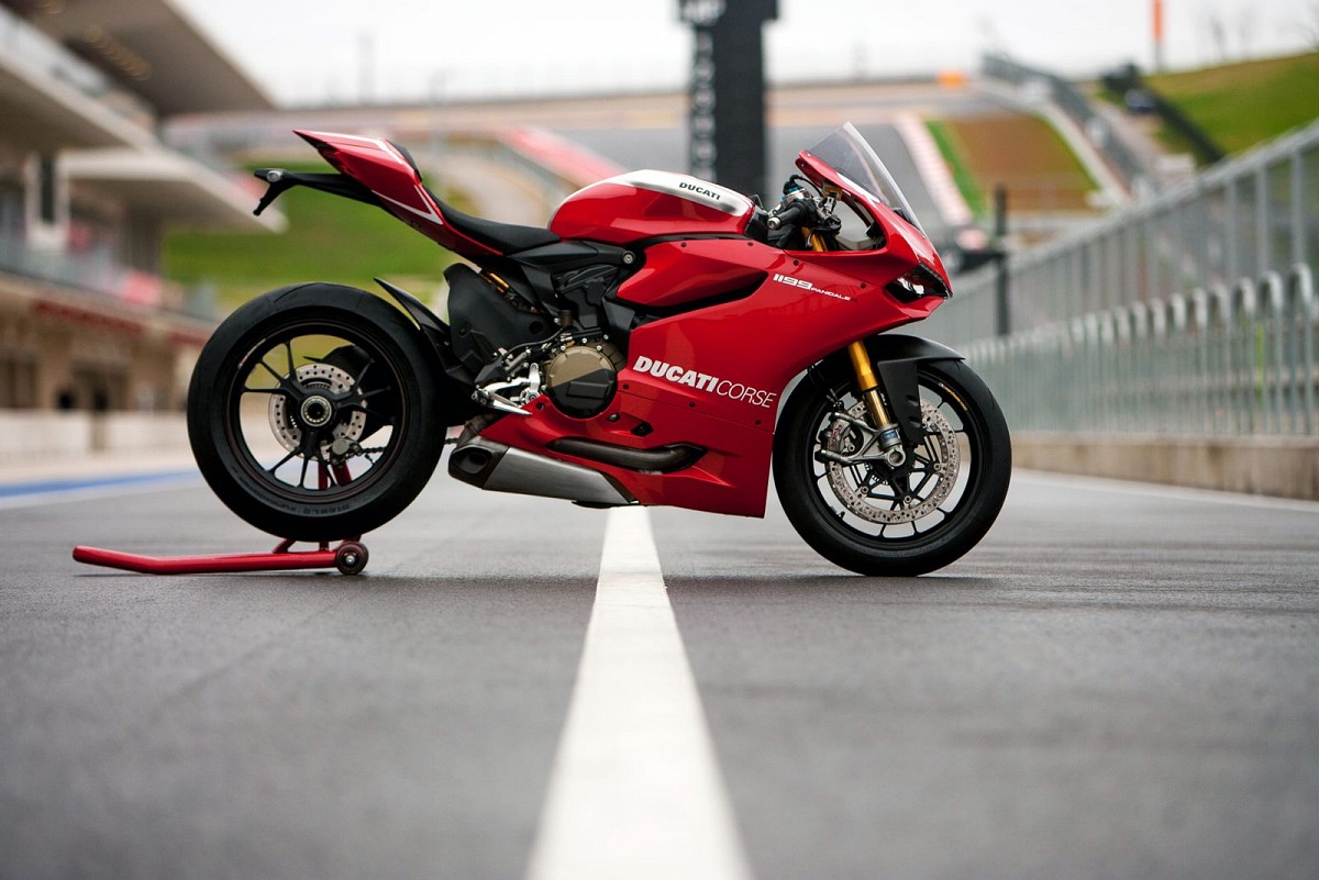 Дукати 1199 Panigale Superbike