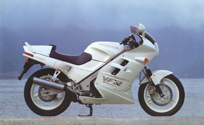 VFR 750 F, 1987