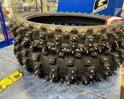 Безопасность на скользких дорогах: шины для зимы