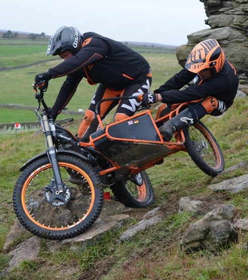 Мотокросс с коляской