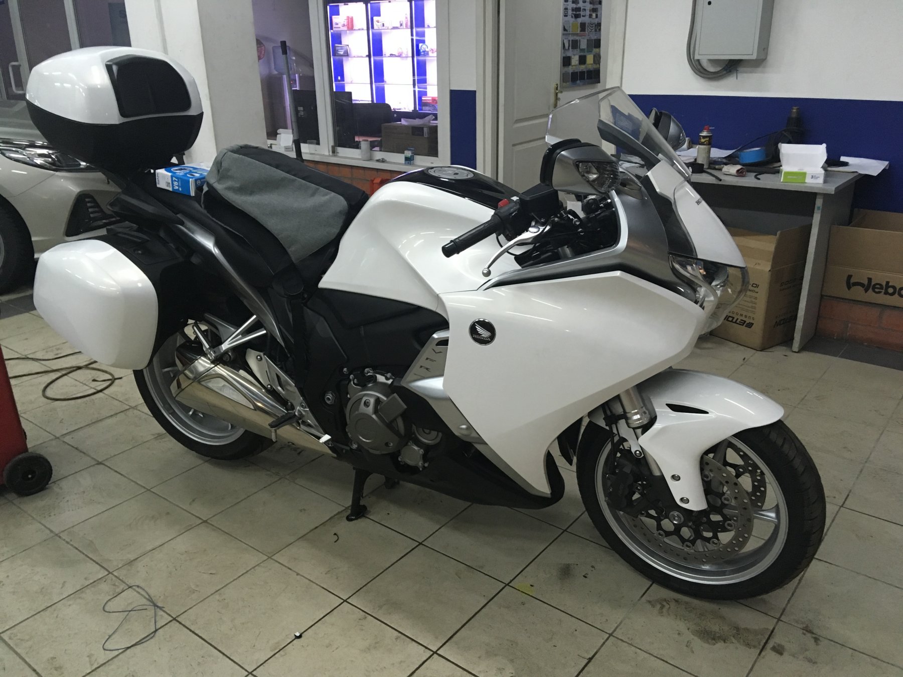 Honda VFR1200F DCT, 2011 Motorcycles - Photos, Video, Specs, Reviews ...