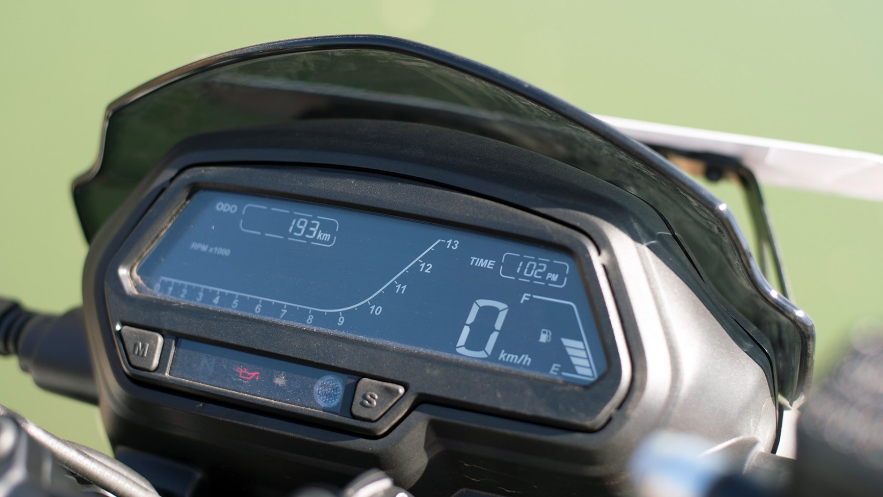 Bajaj Dominar 400 Review: specifications, problems, images and other