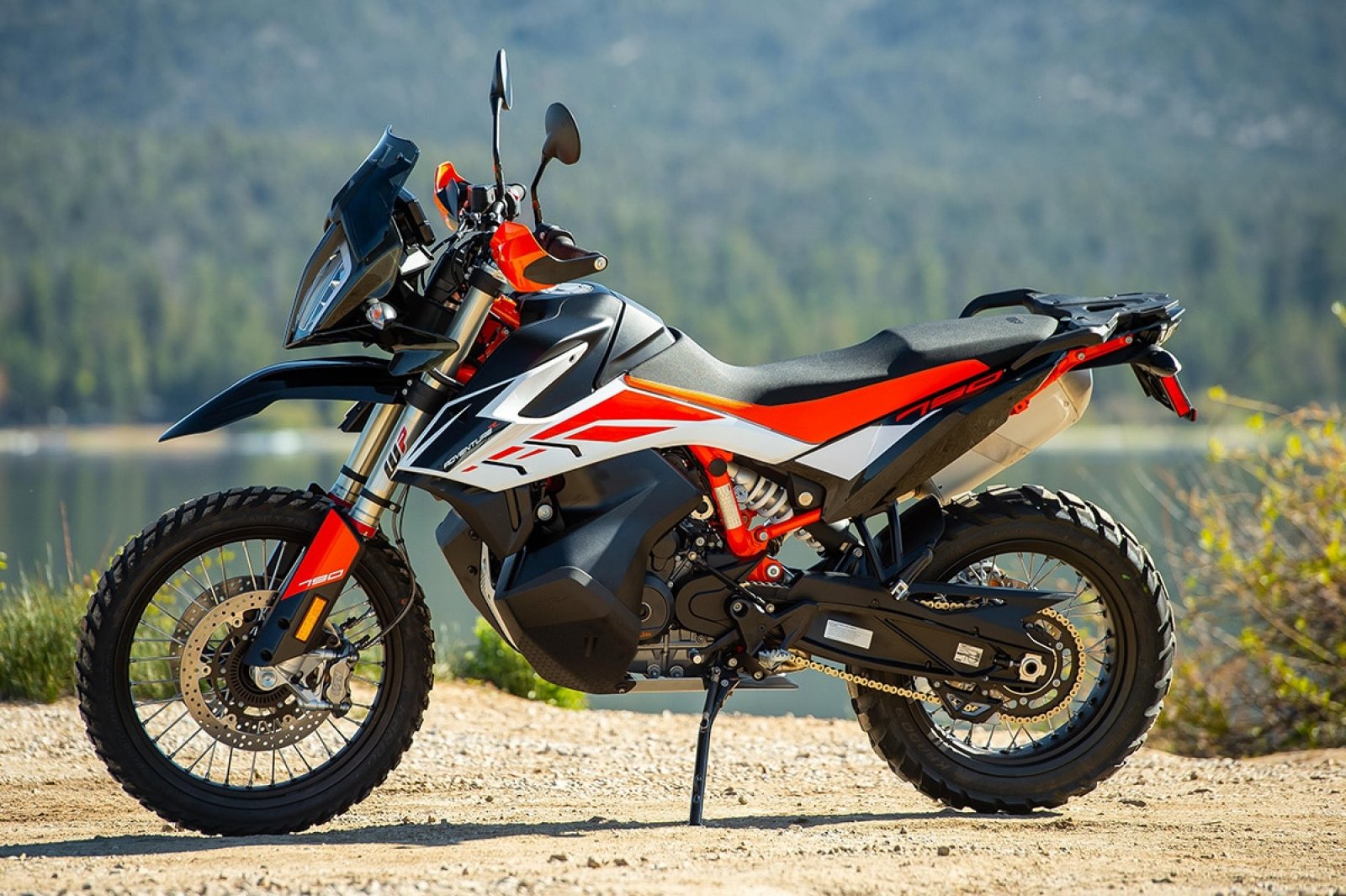 Самый лучший эндуро мотоцикл. KTM 790 Adventure. КТМ 790 Adventure r. КТМ 790 Adventure r 2019. KTM 790 Adventure r Rally.