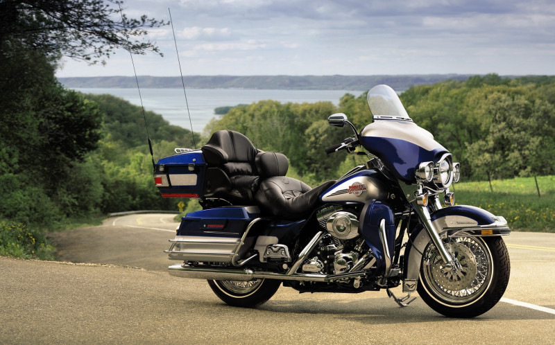 Harley Davidson Electra Glide: история и ТТХ