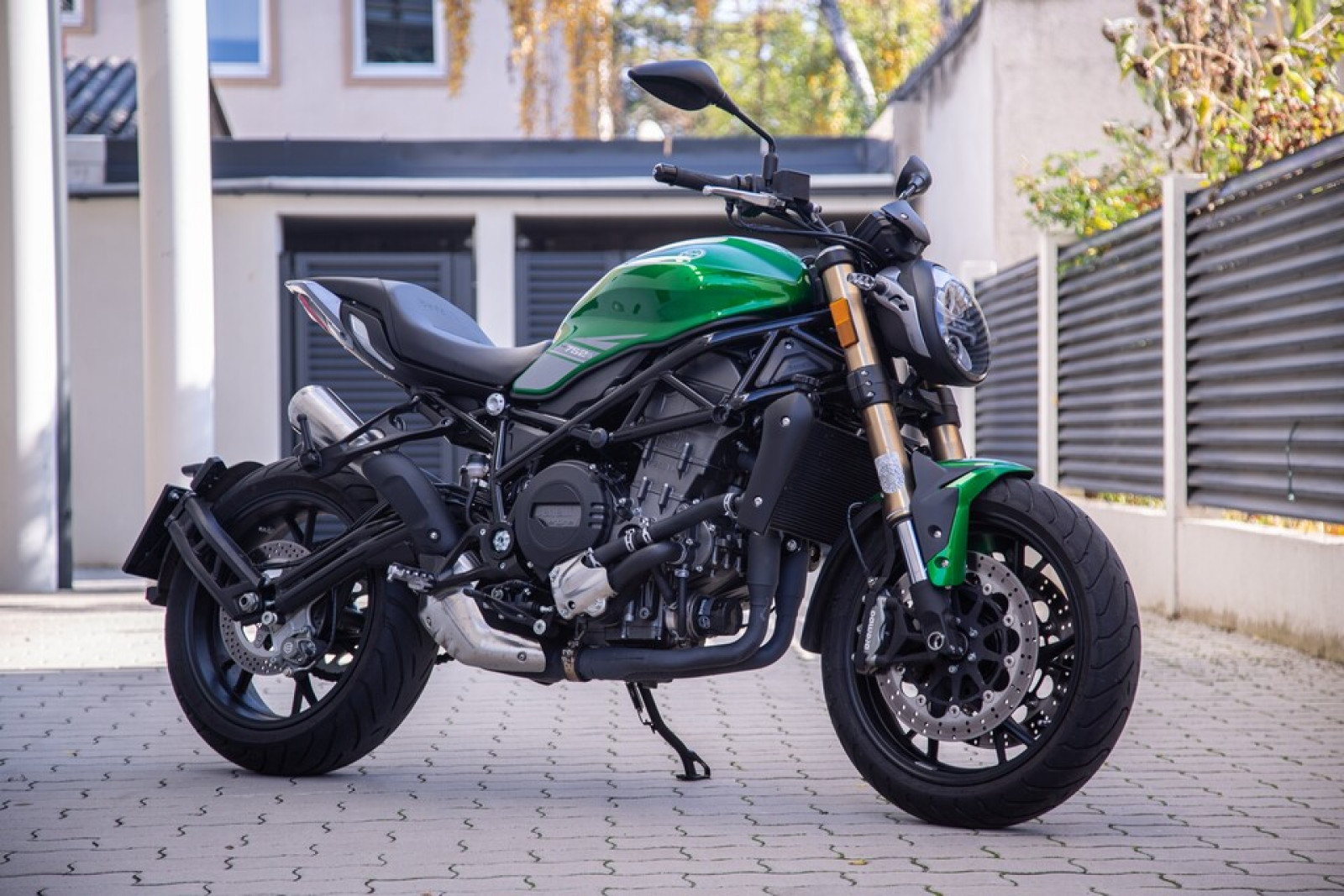 Мощный двигатель и высокая скорость