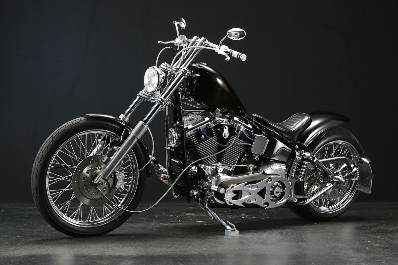 Harley-Davidson FXSTC Softail Custom: фото, характеристики