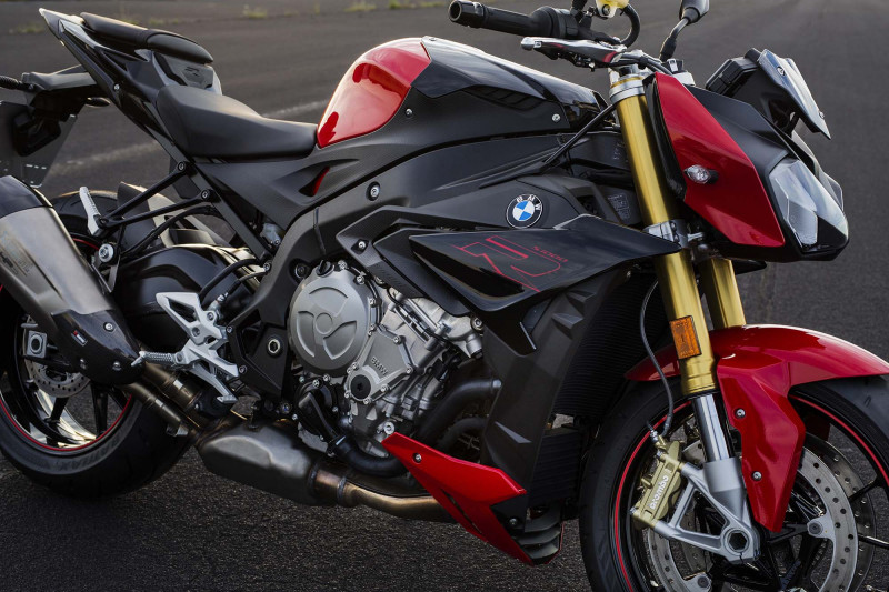 BMW S1000R - городской байк со спортивной начинкой