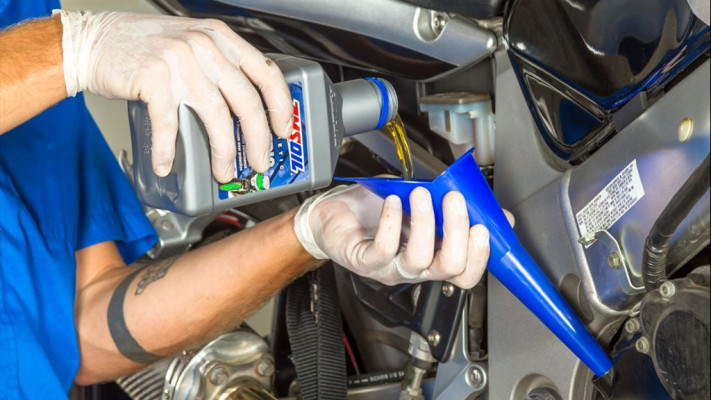 Замена масла зимой: советы для разных мотоциклов
