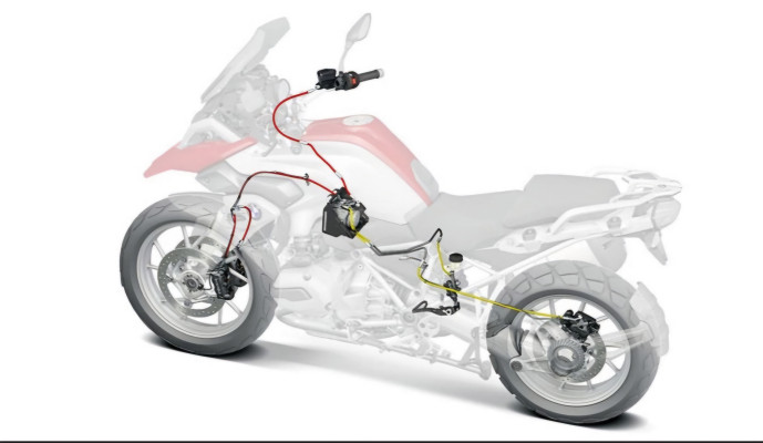 “Подготовка мотоцикла к весеннему сезону после зимы, как за ним ухаживать”