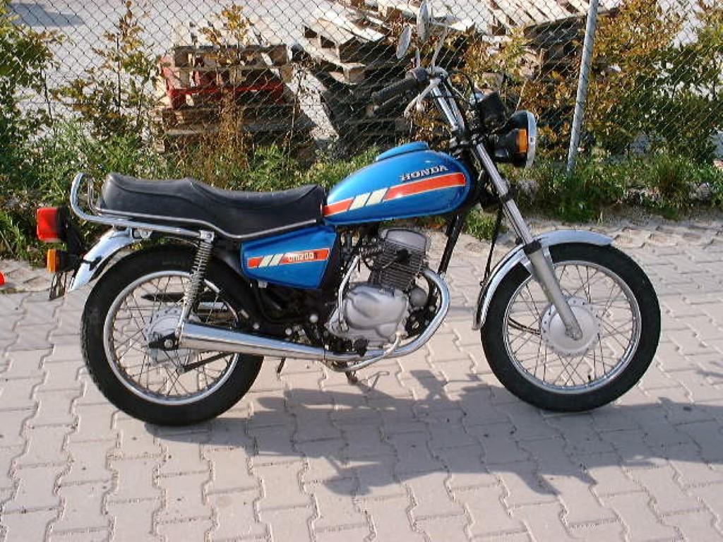 CM 200 T (reduced effect), 1985