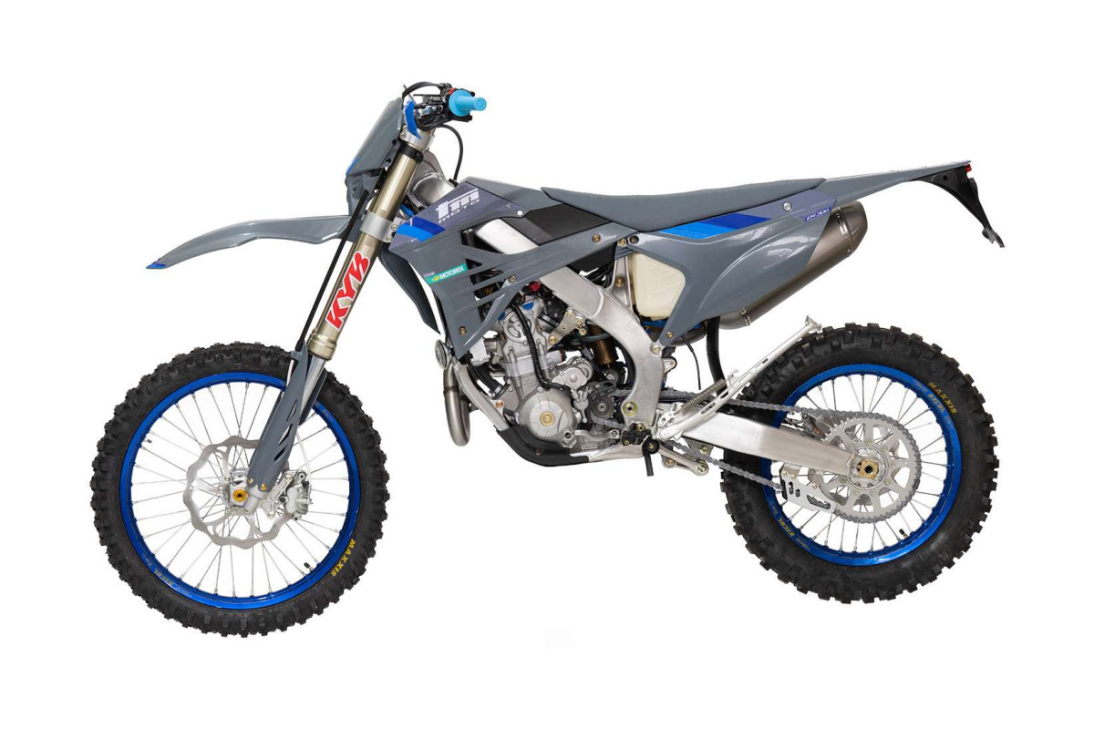 EN 300 ES Fi 4T, 2025