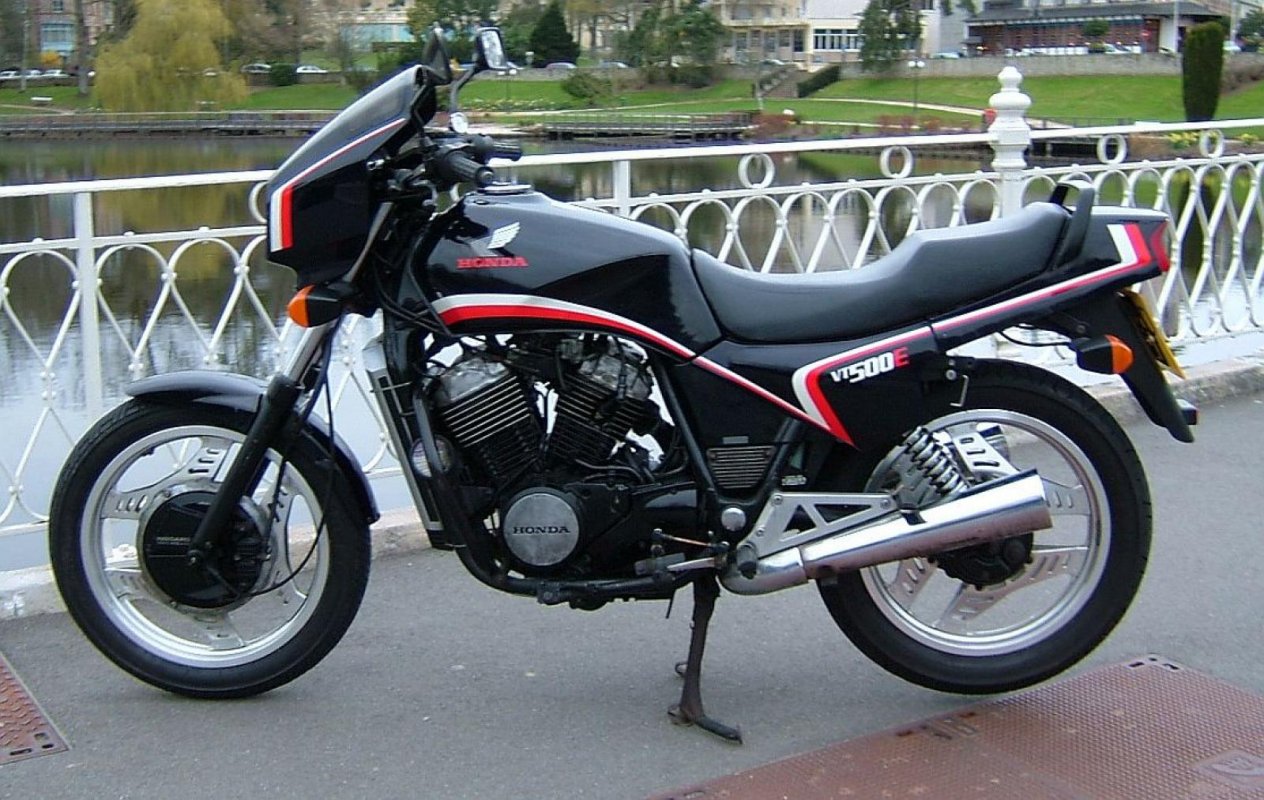 VT 500 E, 1985