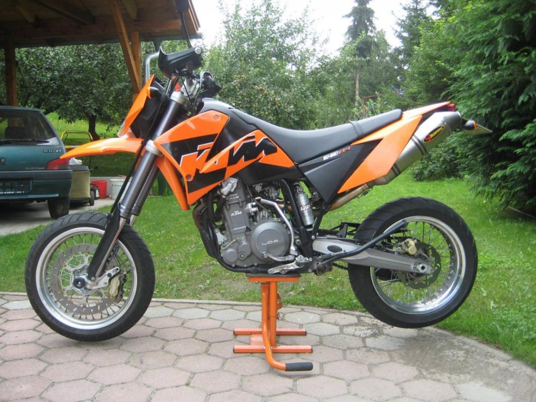 640 LC4 Supermoto Orange, 2006