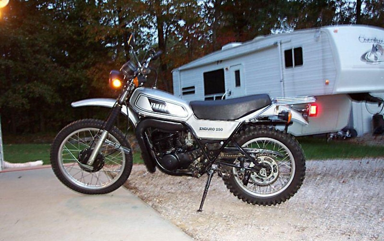 DT 250 MX, 1982
