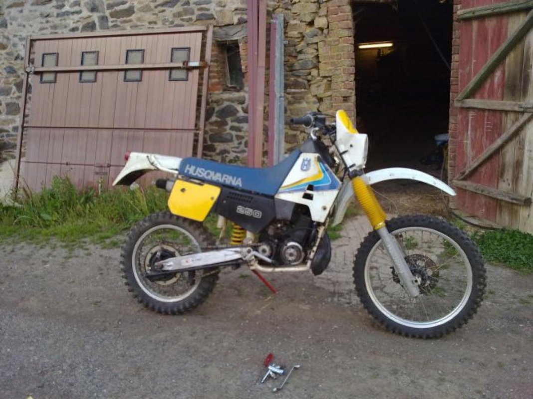 260 WRK, 1990