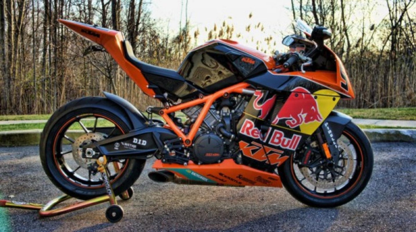 1190 RC8 R Red Bull, 2011