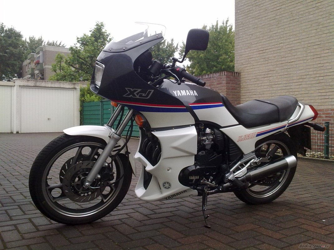 XJ 600, 1990