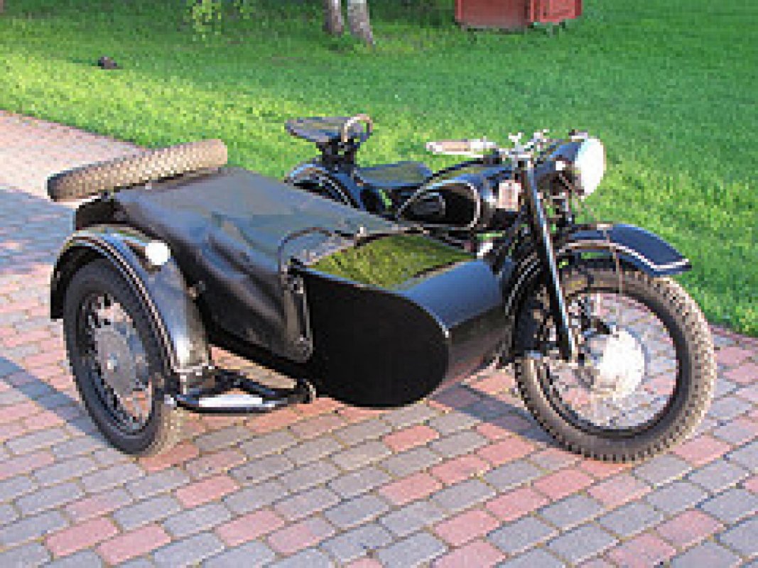 MT 16 (with sidecar), 1988