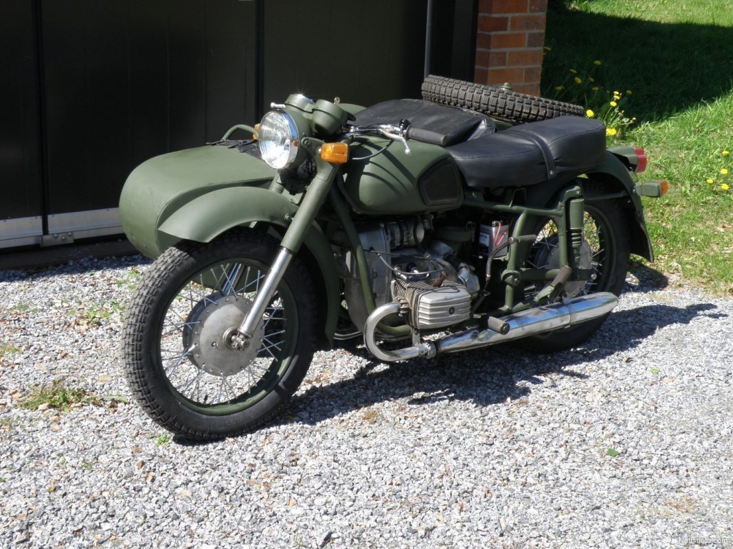 MT 10 (with sidecar), 1978