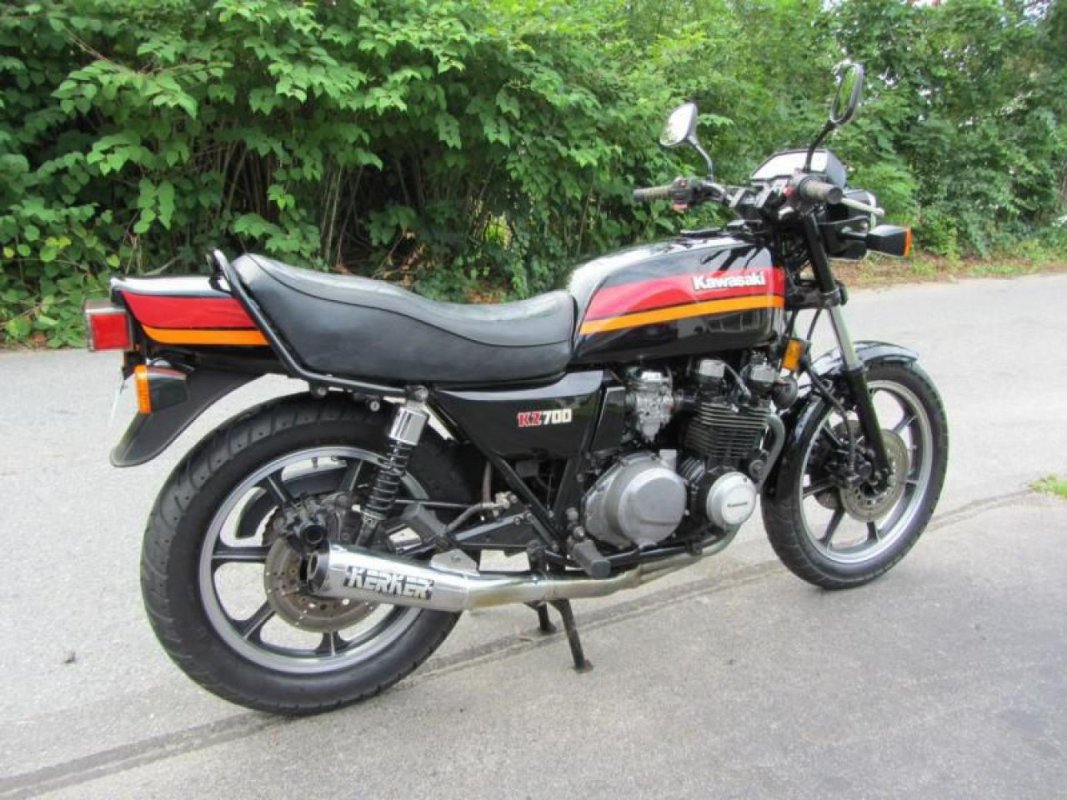 Kawasaki KZ 700-A1 Motorcycles - Photos, Video, Specs, Reviews 