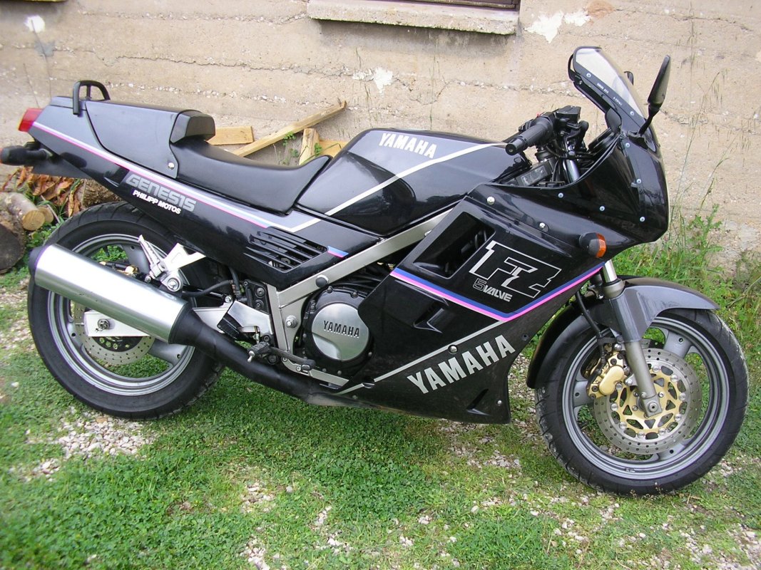 FZ 750, 1990