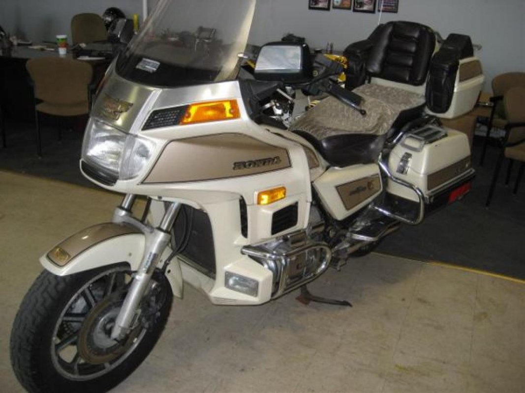 GL 1200 DX Gold Wing, 1986