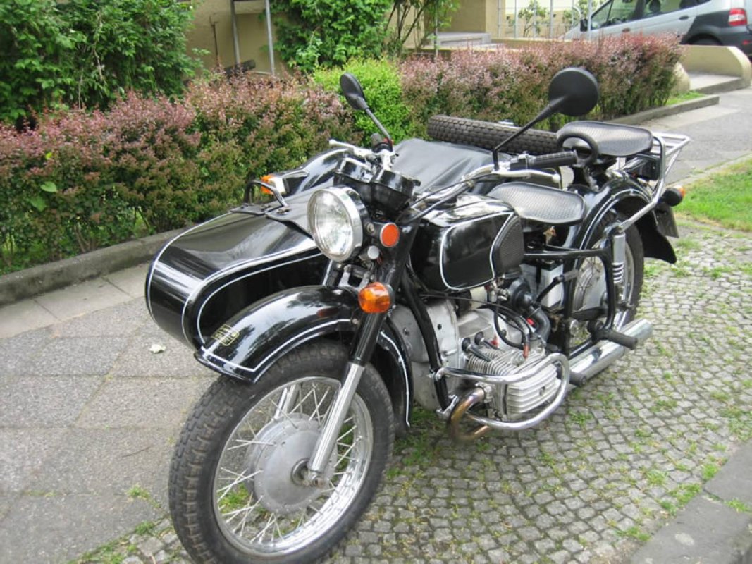 MT 11 (with sidecar), 1991