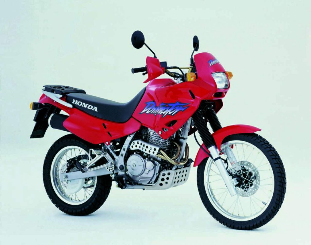NX 650 Dominator, 2000